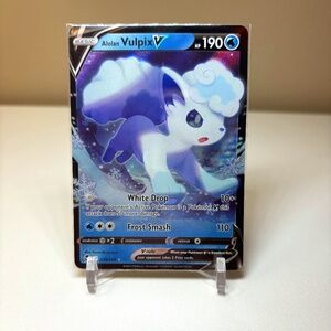 Alolan Vulpix V (033/195) Silver Tempest *MINT CONDITION*